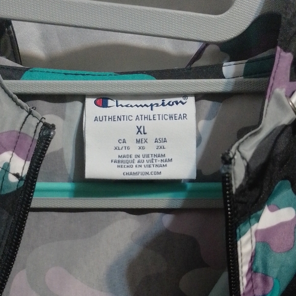 Champion Mens Windbreaker - Black, Purple, Teal Camo - Picture 3 of 5